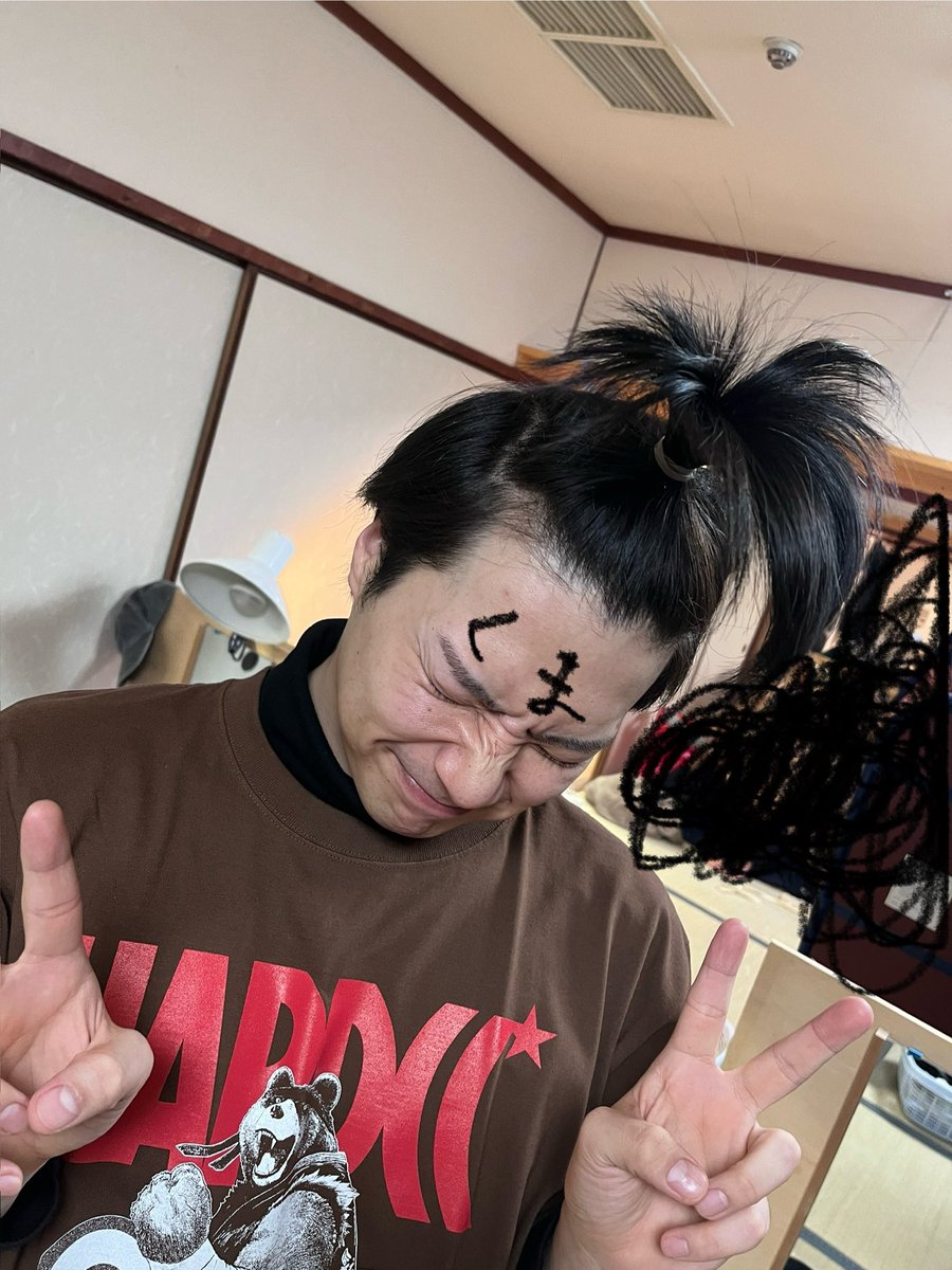 time_321's tweet photo. 「爆烈忠臣蔵」無事完走しました！

今回は一輪車を沢山褒めて貰った。
いっぱい練習したもんな熊五郎〜🐻
いのうえさんに熊の服プレゼントして貰ってハッピー。

#爆烈忠臣蔵
#熊五郎
#最後の写真
#撮る側も
#撮られる側も
#下手 https://t.co/WBIiCac76k