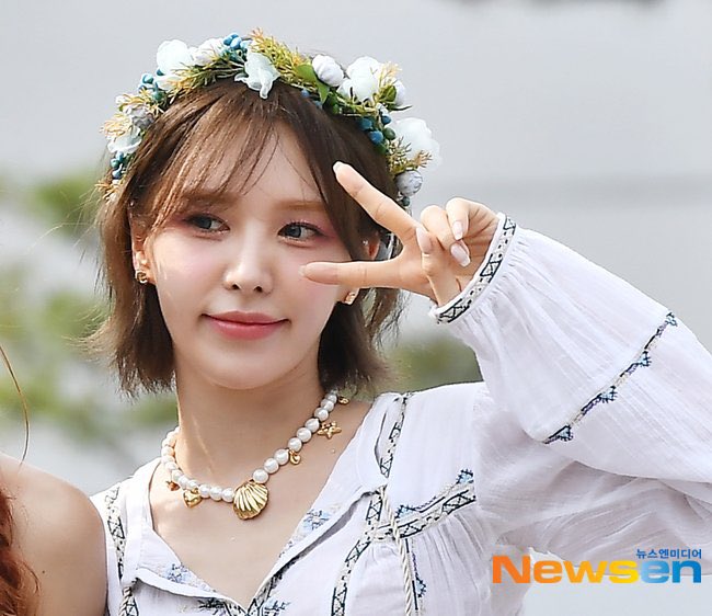 for_seungwan's tweet image. she looks like a fairy