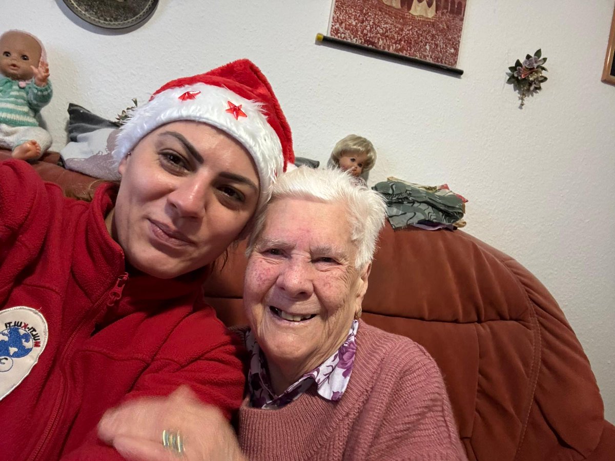 Multi_Kulti_'s tweet photo. Frohe Weihnachten!
Zum Jahresausklang möchten wir von Herzen Danke sagen, unseren engagierten Mitarbeiterinnen und Mitarbeitern für ihren täglichen, großartigen Einsatz sowie unseren Patientinnen und Patienten und ihren Familien für das entgegengebrachte Vertrauen https://t.co/ZCczKbMVHD