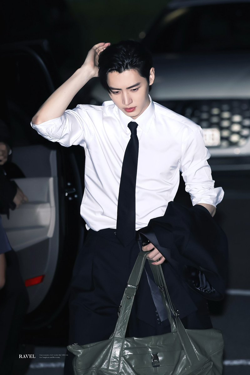 This view? Exclusive to me only. The world's hottest man, my husband, my everything. I'm his one and only baby girl. Manifest harder, besties 😌🔥