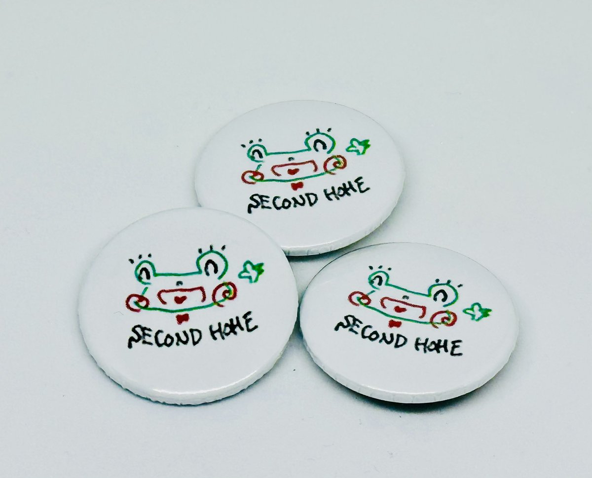 明日のウィンタースクールでお配りする缶バッジも作成できました