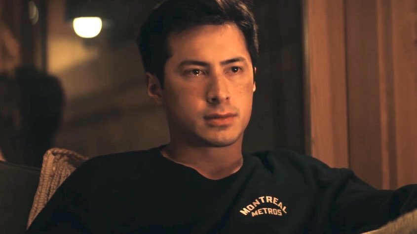 jackelsies's tweet photo. ele poderia me pedir qualquer coisa com essa cara aqui e eu nunca conseguiria dizer não, eu te entendo ilya rozanov #heatedrivalry https://t.co/rDMR5FBgoA