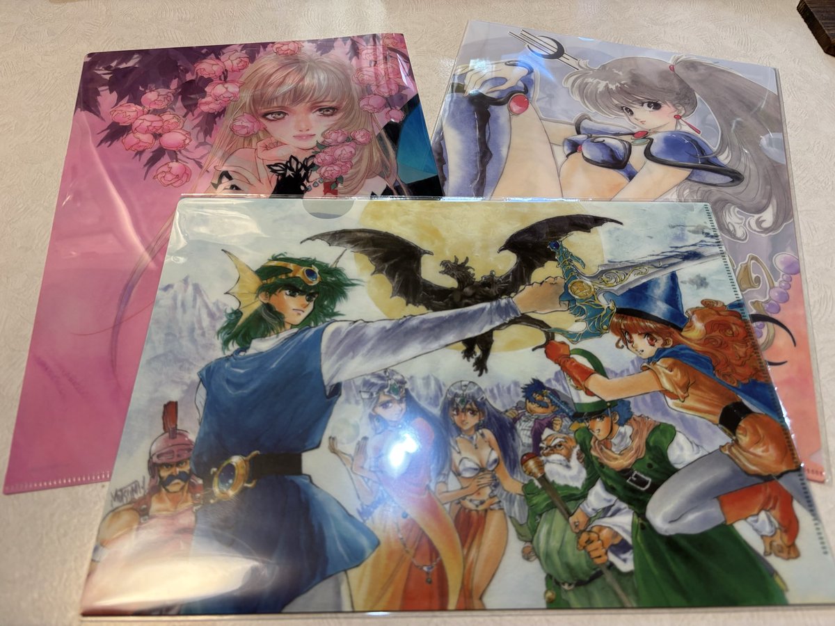 グッズです。 入場特典(左上)とレダとドラゴンクエスト4、全部クリア