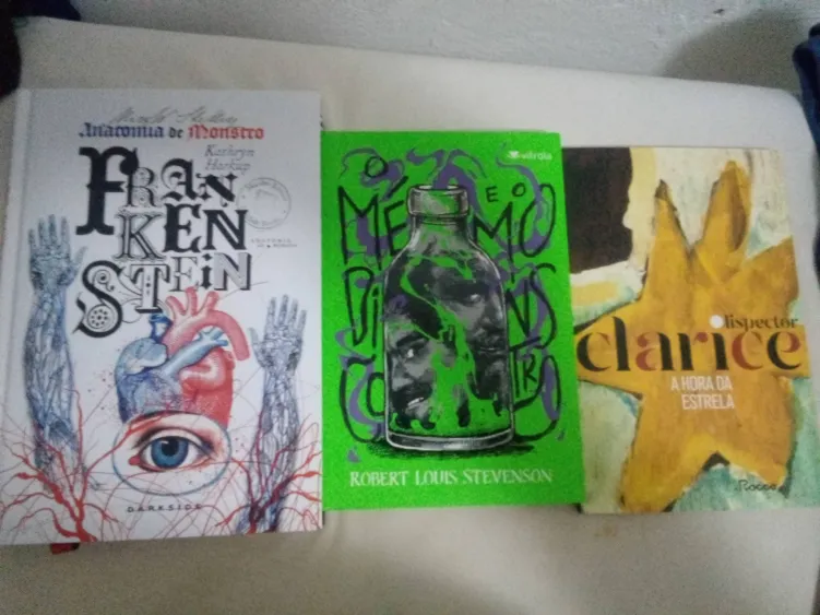 Eu esqueci de comentar aqui, dia 23 eu comprei mais três livros e eles foram

Frankenstein: Anatomia de Monstro da Kathryn Harkup (2018)
O Médico e o Monstro do Robert Louis Stevenson (1886)
Hora da Estrela da Clarice Lispector (1977)