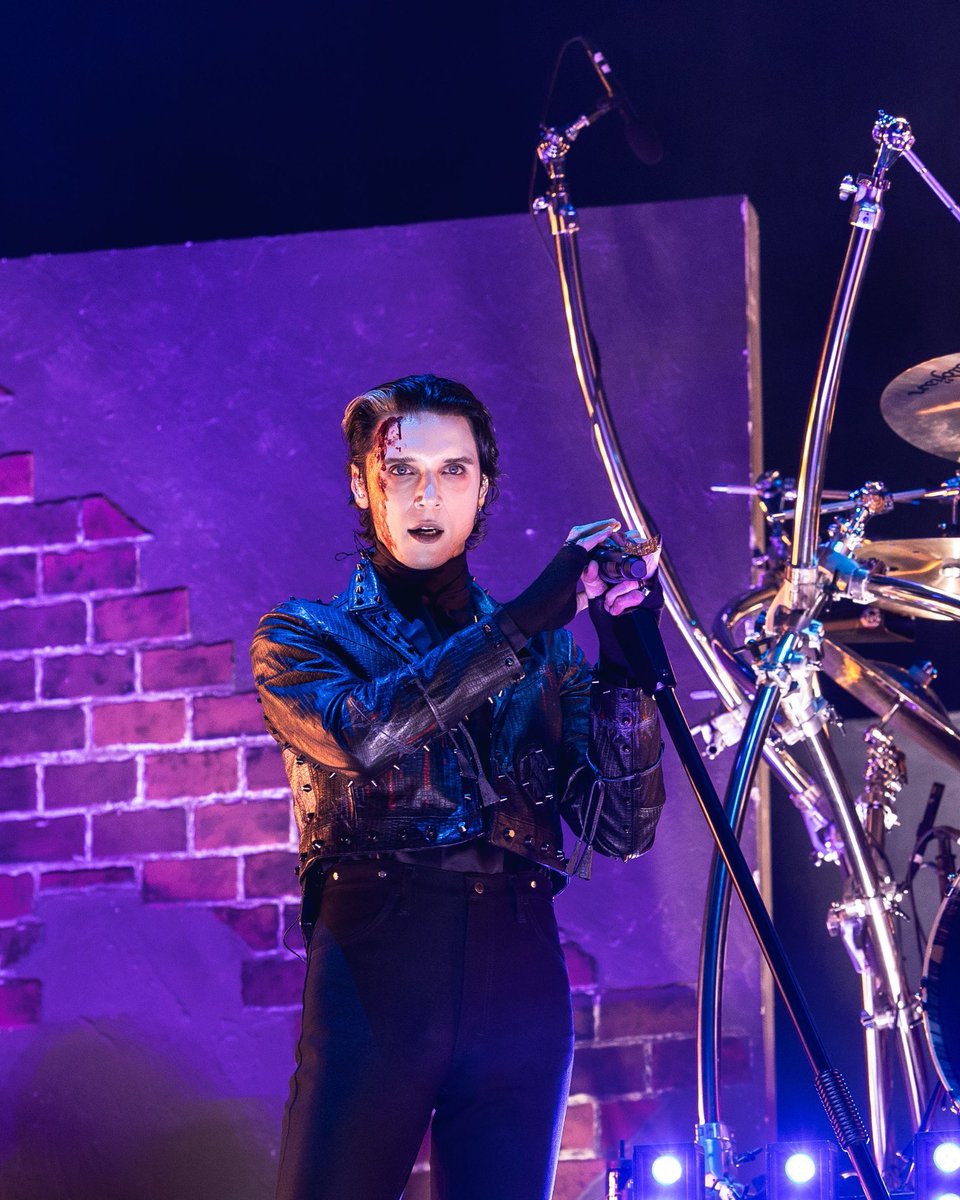 rocksound's tweet image. Happy Birthday to Black Veil Brides frontman Andy Biersack 🎉🎂

📸 Jenn Five for Rock Sound