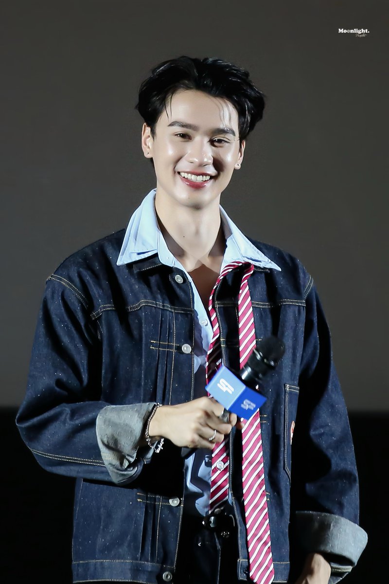 บ๊อกแบ๊กหรือหมาป่าคับเนี่ยยยย

KENG DO DEVALAVIE
#ดูดีว่ากับอเล็กซ์คิม 
#KengHarit