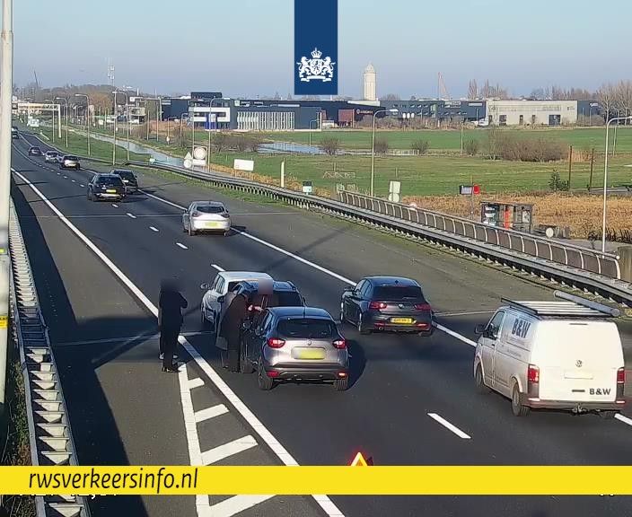 Ongeval blokkeert linkerrijstrook op A27 bij afrit Noordeloos