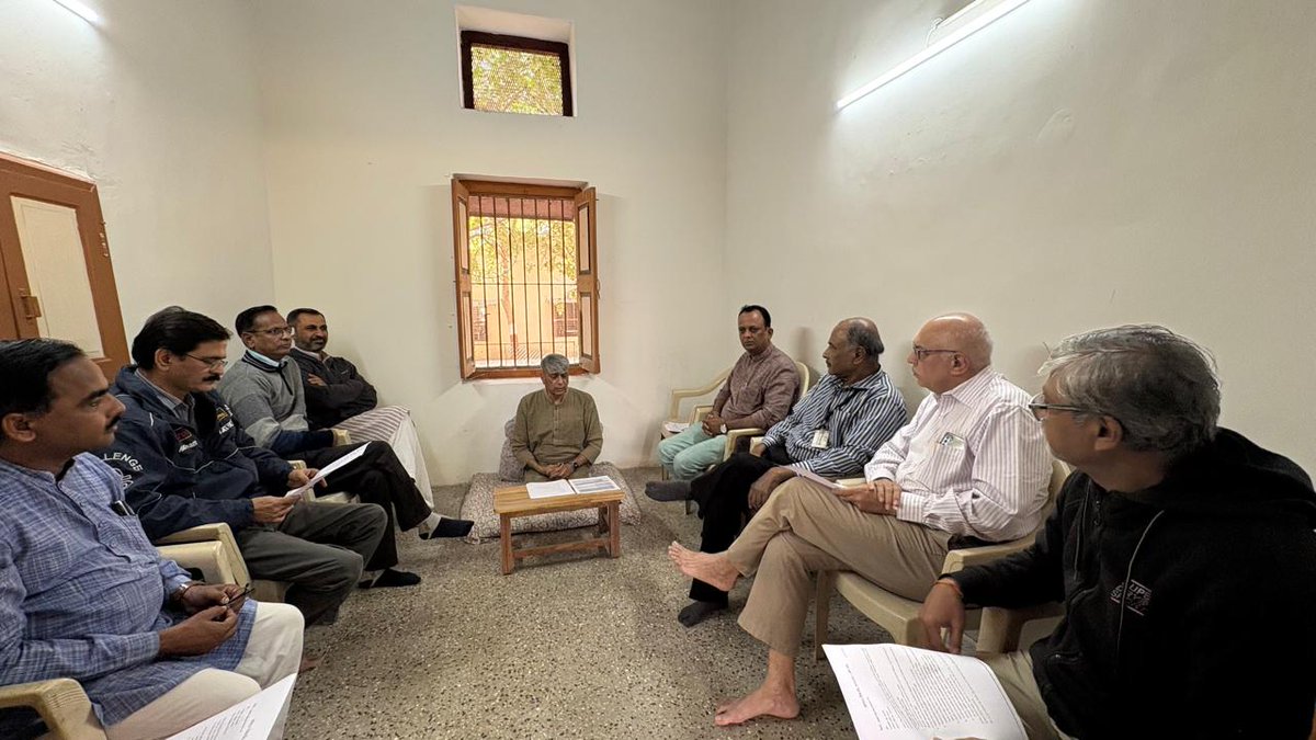 gvp1920's tweet image. Board of Studies meetings across departments at Gujarat Vidyapith with experts and VC Dr. Harshad Patel. 🎓📚 
#GujaratVidyapith #BoardOfStudies #Academics #HigherEducation #UniversityUpdates #Education #CampusLife