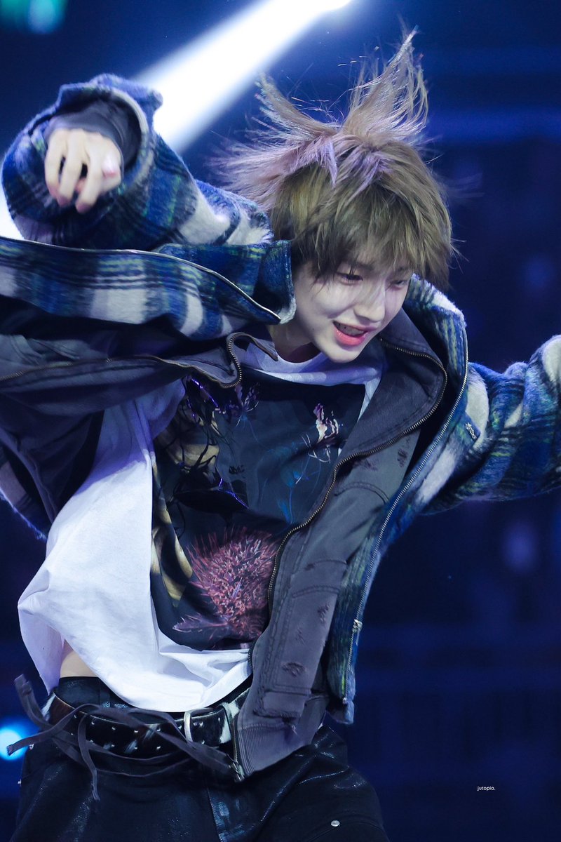 jutopia0103's tweet image. 251225 가요대전
#코르티스 #CORTIS #주훈 #JUHOON