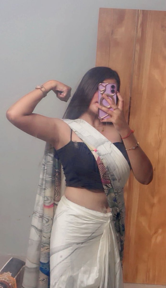 navyaownsyouu's tweet photo. yes i have started gymming too😭 https://t.co/4kbI1T8wIL