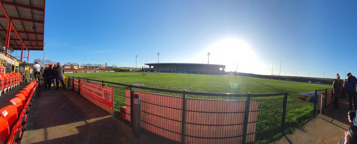 Six_Again tweet media