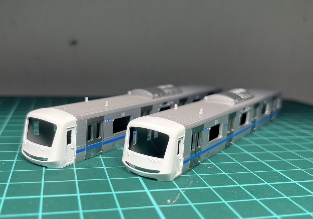 受注生産 小田急 初代もころん号 前面塗装終了です。