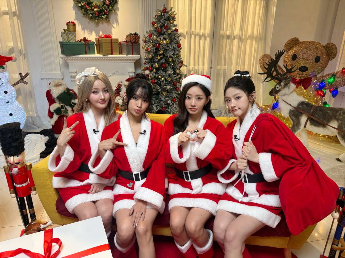 [K-LIP] 여러분 저 됐어요!
산타 됐어요!!🎁

#KISSOFLIFE #키스오브라이프 #KIOF 
#KIOFriday