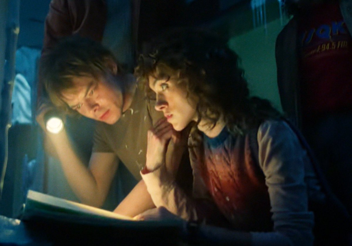 kittyurisunset's tweet image. “Nancy is finally free of #him” 

Yet this is how she acts with him AFTER their breakup…. This is where she clearly wants to be.