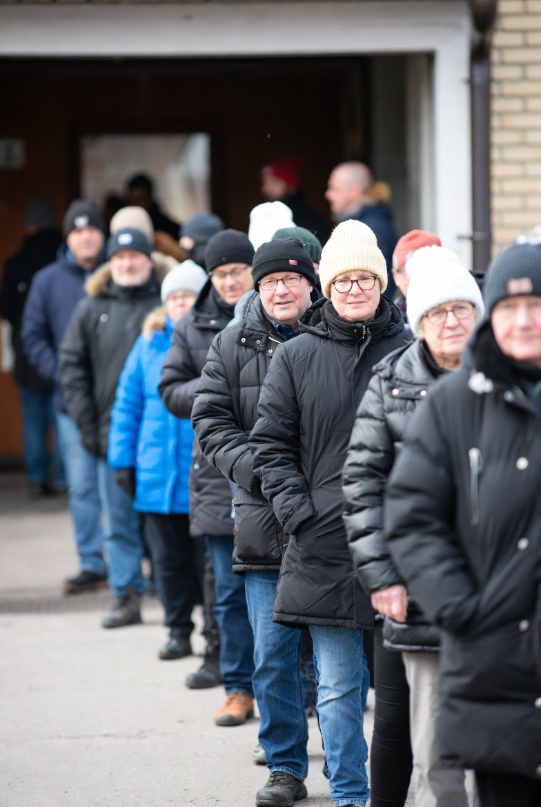 Leipäjonot ovat arka aihe. Mutta häviääkö jonot milloinkaan, jos ilmaista ruokaa on aina tarjolla?