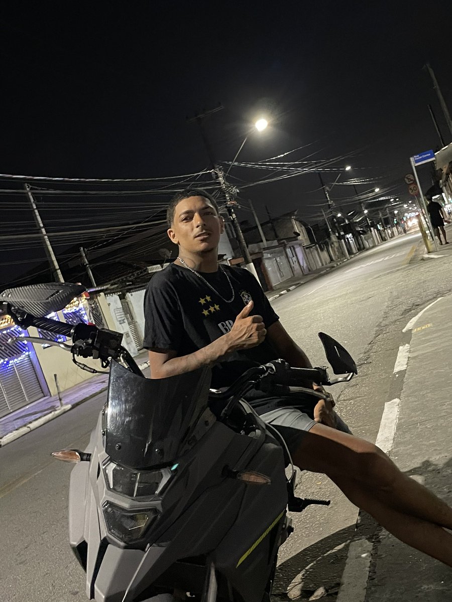 C_SID_'s tweet photo. um pretinho no pedaço👀 https://t.co/0WLPeYK0zD