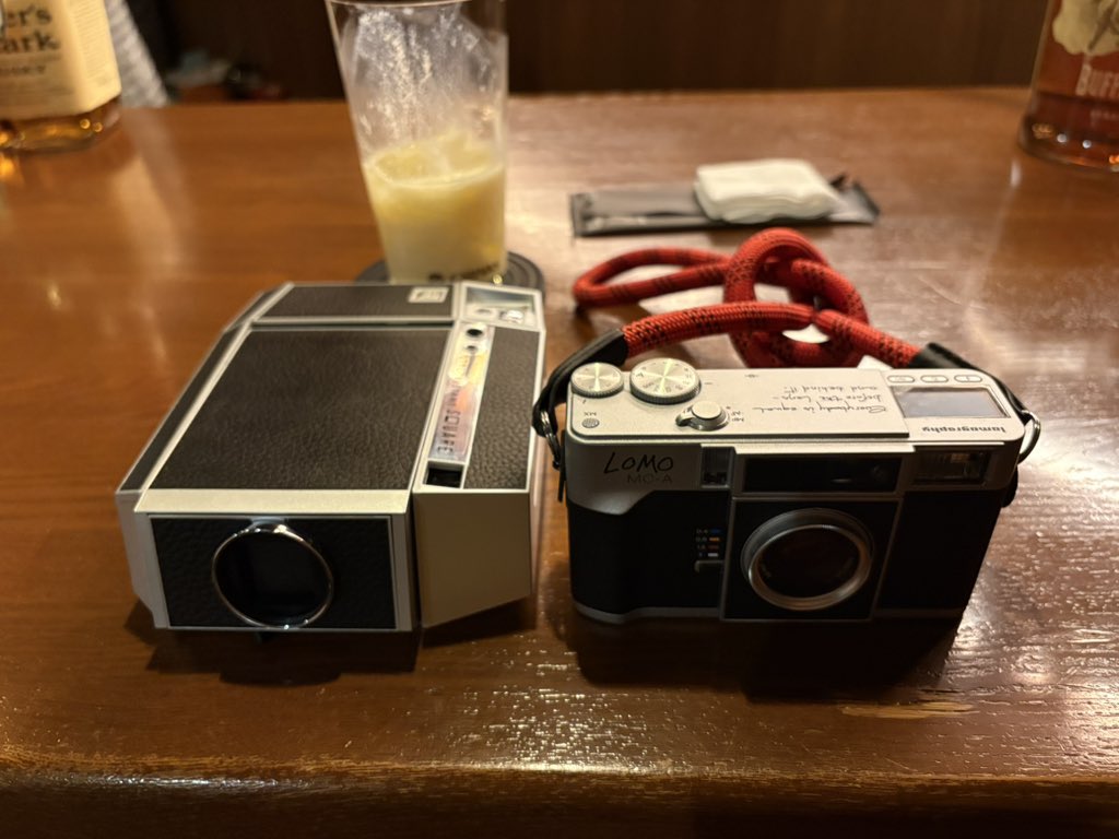 mtkFE's tweet image. シルバークローム兄弟　#Lomography