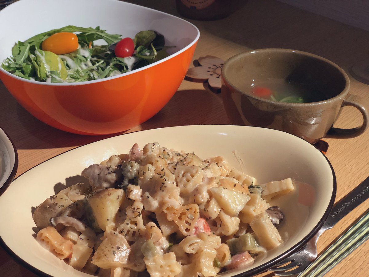 ビリヤニ
白菜ステーキ
チキンのクリーム煮
日村家ウィンナースープ
(´･_･`)
クリームプリンセスマカロニ
シーザーサラダ
コンソメスープ
(´･_･`)
料理するぞって決めたら楽しいのよね