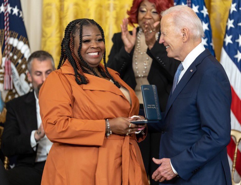 DschlopesIsBack's tweet image. Reminder that Ruby Freeman and Shaye Moss received millions of dollars and presidential medals from Biden for their “important roles” in the 2020 election in Fulton County, Georgia.