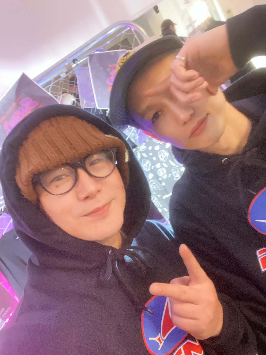 lala969688's tweet image. 今日は　@forget_never_  のポップアップに参加しました‼️
同じ愛知の先輩のリョウジさんと一緒に踊れて幸せでした😃
いろんな刺激を今日のイベントでたくさん得たからまたダンスも楽しく頑張りたいです☺️