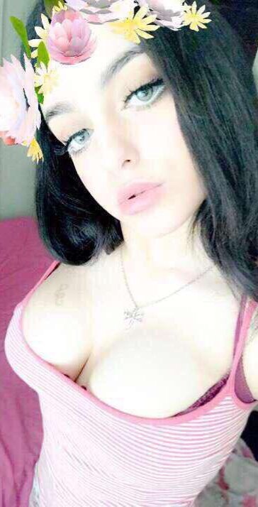 DinaaX22's tweet photo. الديوت باعتلي صور اخته عاوزكم تقيموها 😶🫦❤️‍🔥 https://t.co/YfBUvIshf9