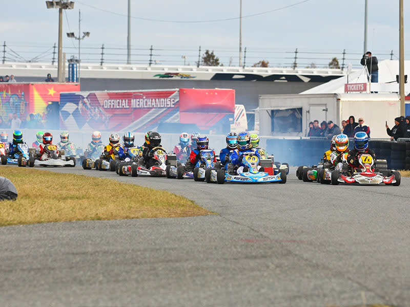 SportsInDB's tweet image. 🏁 Ready, set, GO-karts! 🏎️💨  Daytona KartWeek races to "The World Center of Racing" Daytona International Speedway on December 27–30. Racing fans won't want to miss this ultimate karting showdown. ➡️ Learn more: bit.ly/48vf0zA
#LoveDaytonaBeach 
#SportsDaytonaBeach