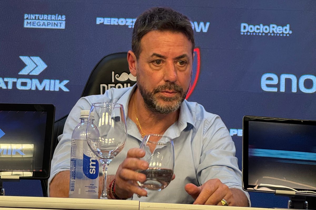 🚨#AHORA | Sergio #Costantino, presidente de la Comisión Directiva transitoria de #SanLorenzo 

🗣️"Nos encontramos con lo que imaginamos. El club está complicado, pero tenemos las ganas utilizando el sentido común y administrando bien"

🗣️"En síntesis había 7 millones de pesos en