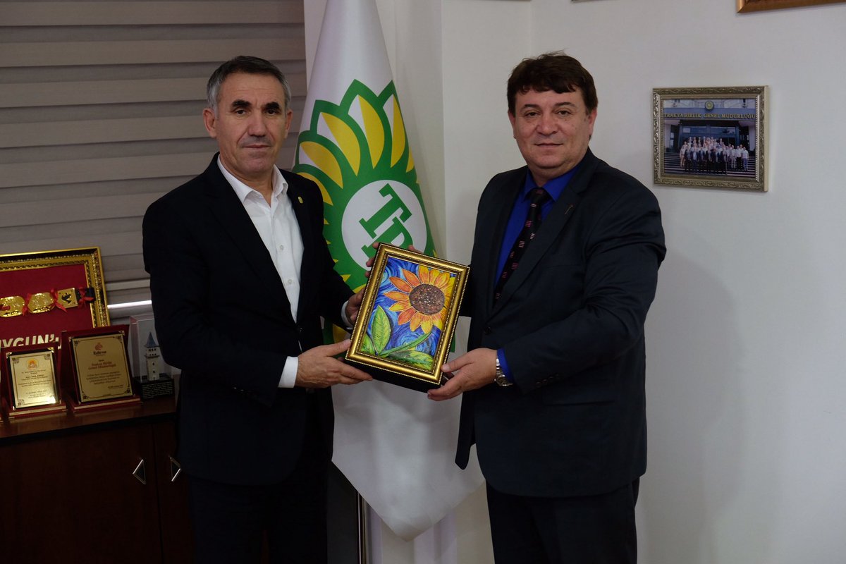 Anahtar Parti İl Başkanı Erdinç Balıkçı ve değerli il yöneticileri, Yönetim Kurulu Başkanımız Şafak Kırbiç’i makamında ziyaret etti. Nazik ziyaretleri ve hoş sohbetleri için kendilerine teşekkür ederiz.