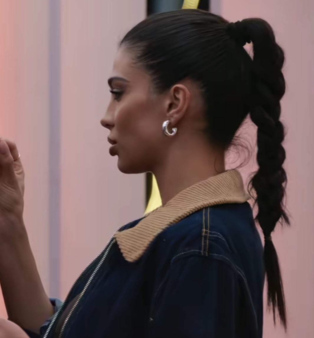 ilariaaila's tweet image. ASSURDA