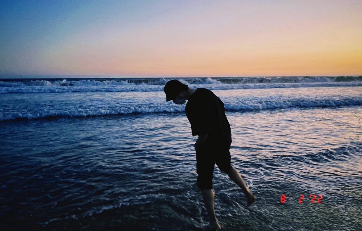 jiminbeakie's tweet image. jimin’s love for the beach