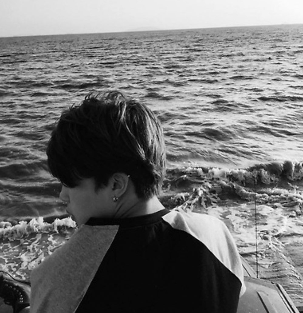 jiminbeakie's tweet image. jimin’s love for the beach