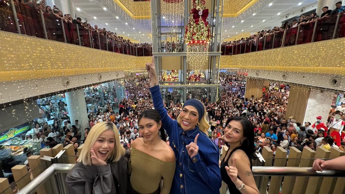 theideafirst_co's tweet image. SM NORTH, PAK NA PAK PA DIN ANG ENERGY!! 😳 

Salamat sa pag suporta sa #CallMeMotherDay2!!! BONGGA KAYOOO! 🫶🏻✨ 

#CallMeMother — NOW SHOWING in cinemas nationwide!