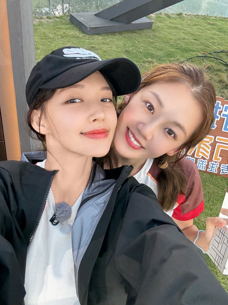 forchengxiao_th's tweet photo. 251226 | #程潇 Weibo Update
“ความทรงจำในรายการ #HaveFunS4 《#嗨放派4》 ที่ทั้งลำบาก เสียน้ำตา แต่ก็เจ๋งสุด ๆ นี้ ฉันจะเก็บรักษาไว้อย่างดีตลอดไป เจอกันครั้งหน้า เราจะต้องมาพร้อมเรื่องราวที่เจ๋งกว่าเดิมแน่นอน! 🏕️💗”
#เฉิงเซียว #ChengXiao https://t.co/vqVuj5F4Sa