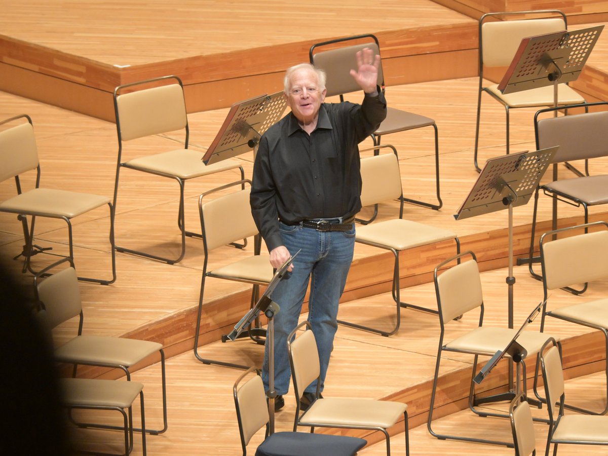 #N響 かんぽ生命 presents N響第九 Special Concert
2025年12月26日(金)
サントリーホール

#nhkso #LeonardSlatkin

指揮：レナード・スラットキン
ソプラノ：砂田愛梨
メゾ･ソプラノ：藤村実穂子
テノール：福井敬
バリトン：甲斐栄次郎
合唱：新国立劇場合唱団(合唱指揮：冨平恭平)