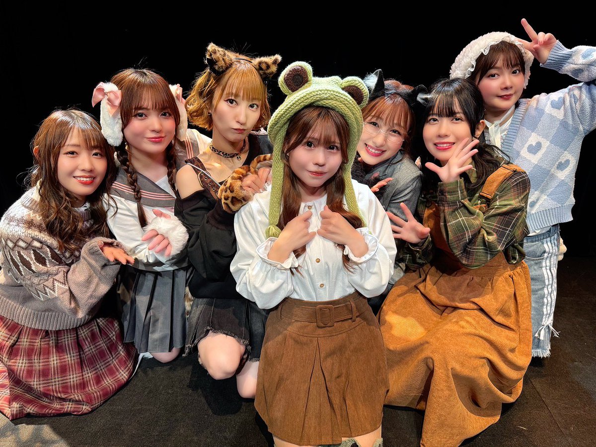 TimesDaisy's tweet photo. 『ペットマン ビギンズ～ペット大戦争～』
本日初日を迎えました！🎊

本日の日替わりゲストは柏木椎名さん🐸
素敵に作品を彩ってくださりありがとうございました！！！✨

明日のゲストさんは鈴木心緒さん！
みなさまのご来場をお待ちしております🐕

#ペット大戦争 https://t.co/N0fTHgzwSM