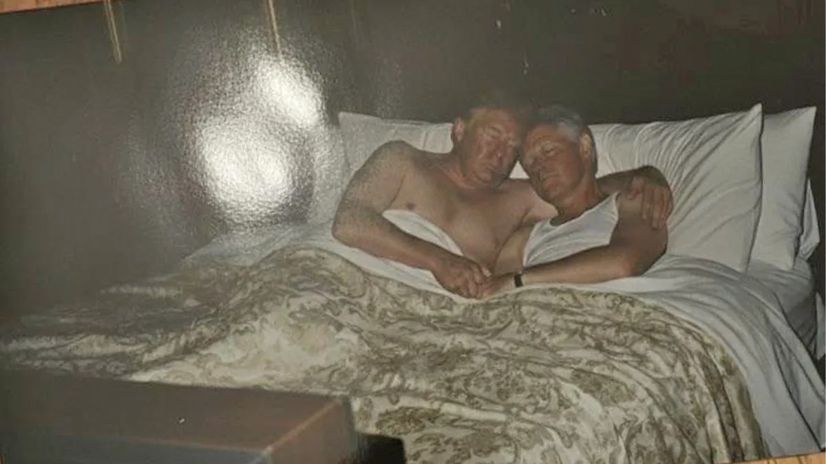 actingliketommy's tweet photo. The fact that snopes had to do a piece about whether this photo is real tells you everything about where we're at lol https://t.co/ZsgJXCrbr7