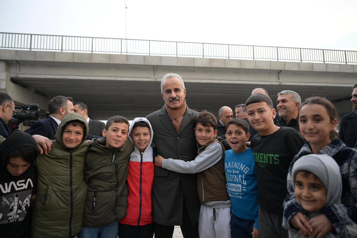 Tüm gayretimiz siz gülün diye… 👦🧒

📍Hatay
