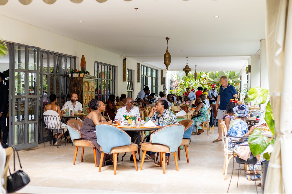 Latitude 0° tweet media