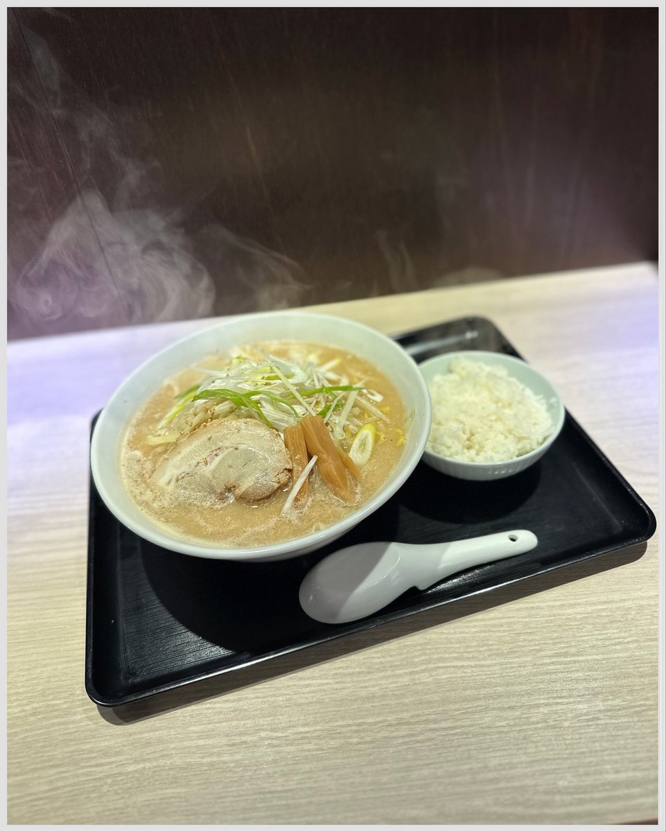 kiyoofdeath's tweet image. 味噌らーめん at MAGOKORO ラーメン暖（DAN）

#Cheap 星人𝗐
𝖢𝗁𝖾𝖾𝗋 𝗎𝗉!!
2025年12月11日「麺屋東札幌ノ梟」跡地㊗︎タレメーカー未音堂が展開「麺屋じゅげむ」「麺や一閃」に続き３店舗目!!豚骨主体に白濁した甘いスープに #カネジン食品 中太麺と絡めて旨ぁ!!最後まで湯気が熱旨廉価系🤣👍笑