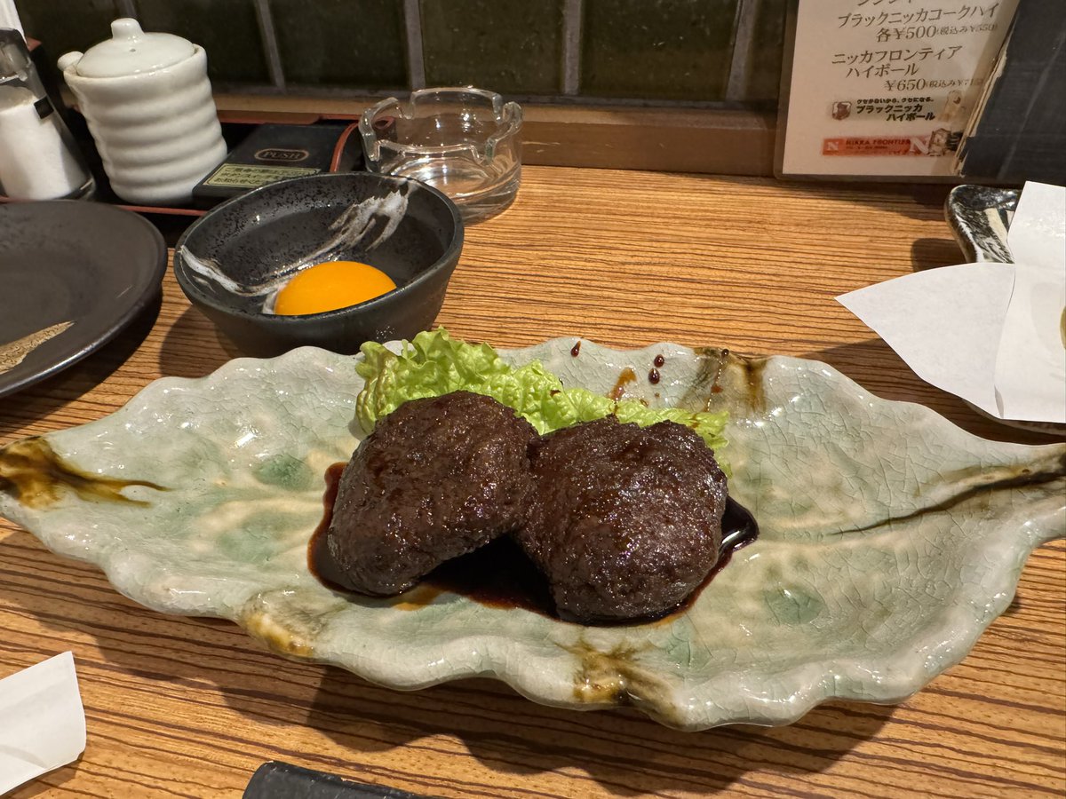 plus_pso2's tweet photo. ぼっち旅3日目
博多から熊本へ
博多で朝ラーメン？からの
熊本で
馬刺し
馬つくね
馬バラヒモの塩焼き https://t.co/qkXbfQ2YgR