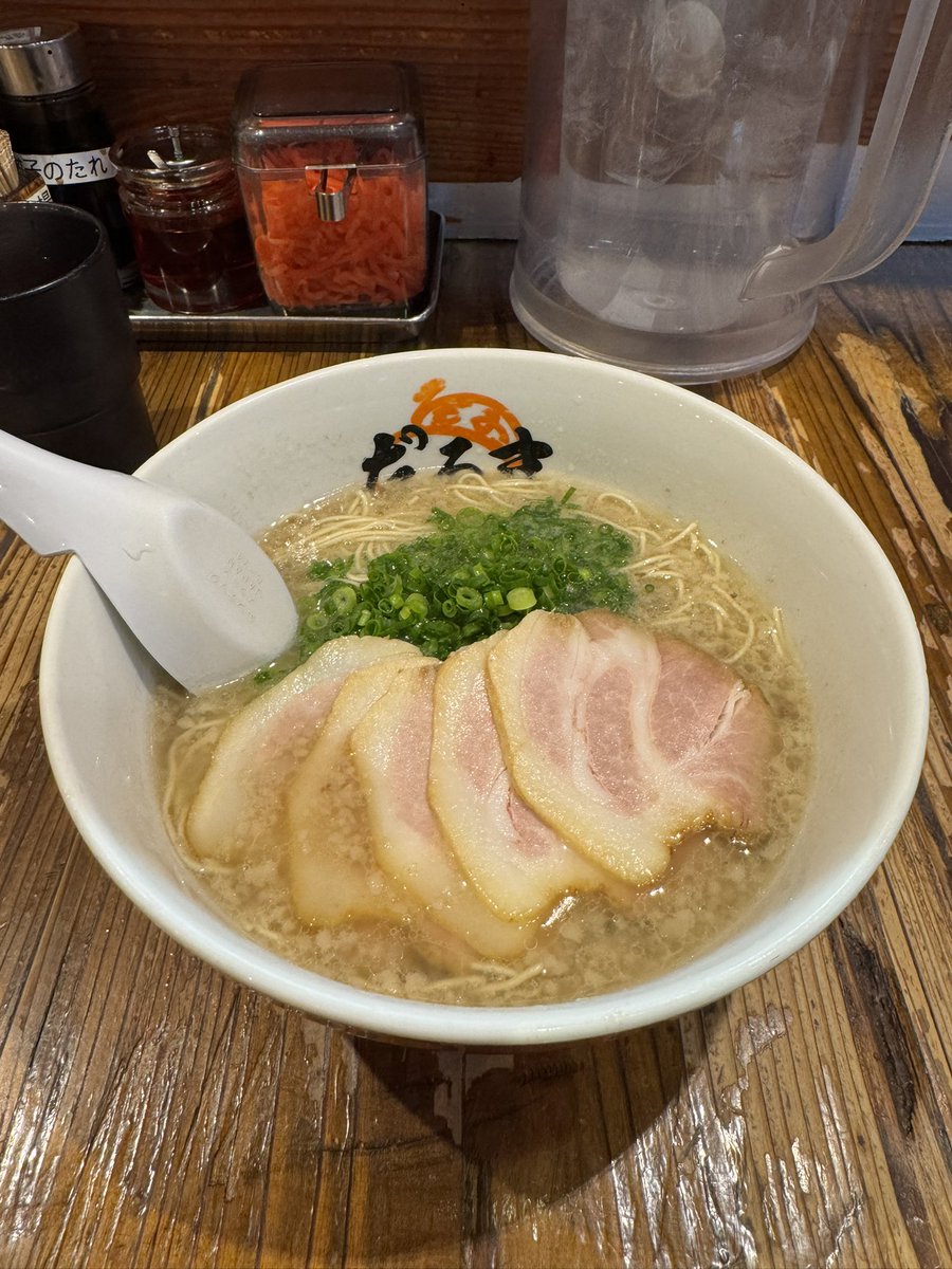 plus_pso2's tweet photo. ぼっち旅3日目
博多から熊本へ
博多で朝ラーメン？からの
熊本で
馬刺し
馬つくね
馬バラヒモの塩焼き https://t.co/qkXbfQ2YgR