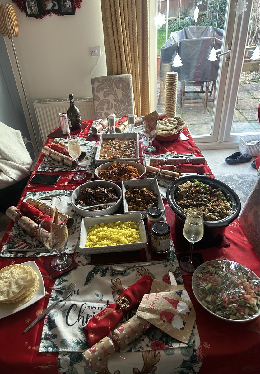 IThyrox's tweet photo. Boxing Day Indian >>> https://t.co/dg0TzeuqXD