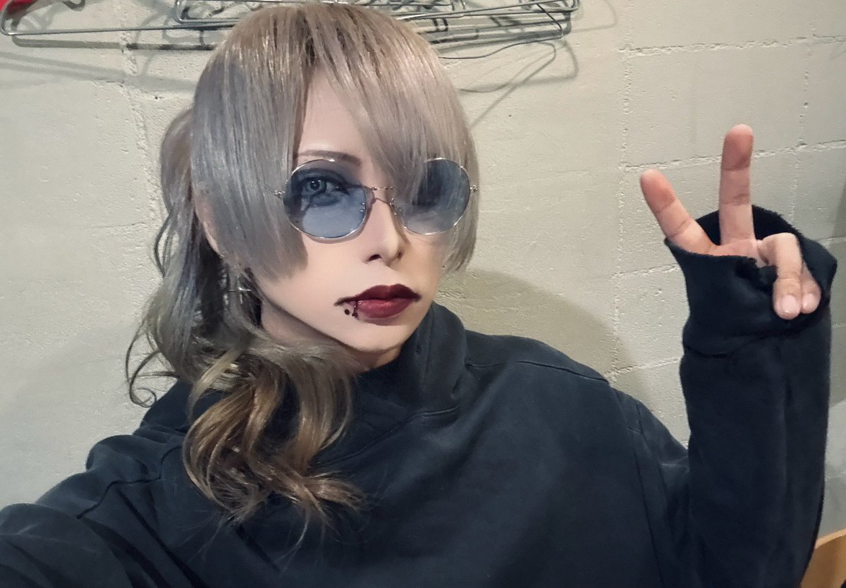 error_code_04's tweet image. イザナさんバースデーでした！！

久々のぱとらっしゅ、楽しすぎました🙏

対談動画でも語りましたが、結構自分の中での色んなもののルーツになったのがぱとらっしゅでした🙇‍♂️
時を超えてもっかい叩けるの嬉しいね

駆けつけてくれた人達も本当にありがとう🙇‍♂️
みんな良いお年を！