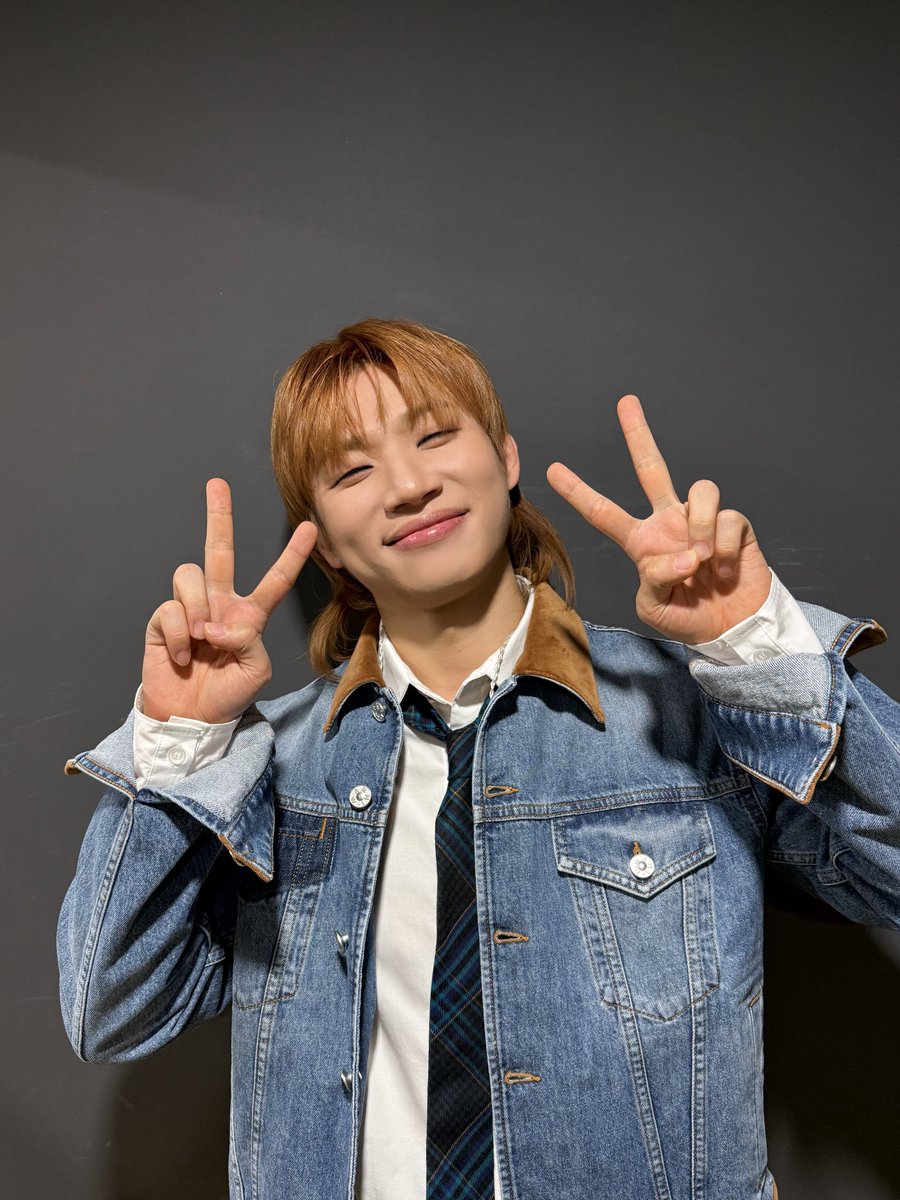 d_lable's tweet image. [#대성 📸] 251226 2025 성시경 연말 콘서트 &amp;lt;성시경&amp;gt;

깜짝 게스트 등장!
오늘 낭만 한도초과야~💕

#대성 #DAESUNG #DLITE