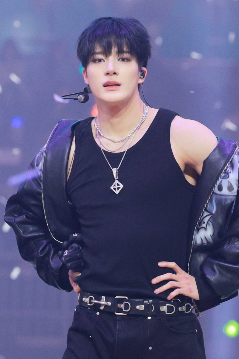 4jn23oo's tweet photo. 251225 #제노 #JENO

존나미남 ꌩ-ꌩ https://t.co/VUH7uT0nW9