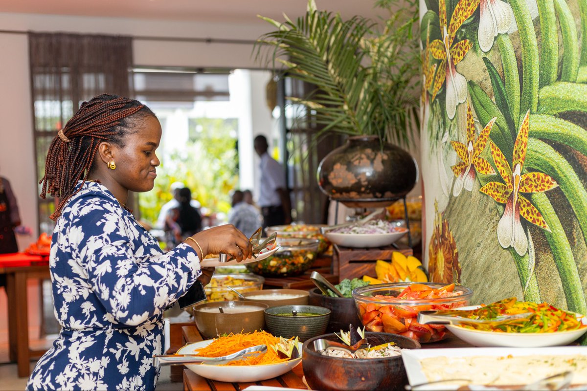 Latitude 0° tweet media