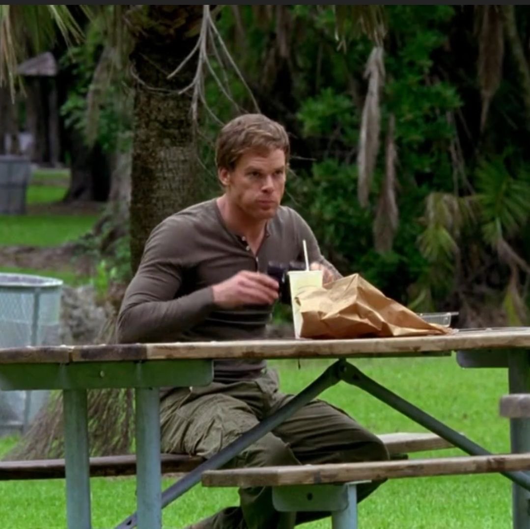 Kendimizi dünyanın en sosyal varlığı sanarken üni ilk yıl mevcut çevre