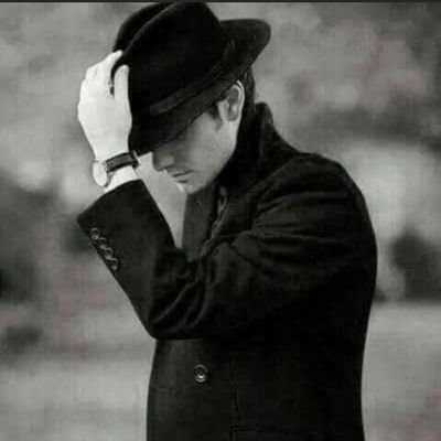 "عـزّ ممشاك عن أرض ماتحـوفك 
ومن يشتري خـاطرك أشتريه بعـمرك"..🤍

#مساء_الخير_والسعاده_للجميع