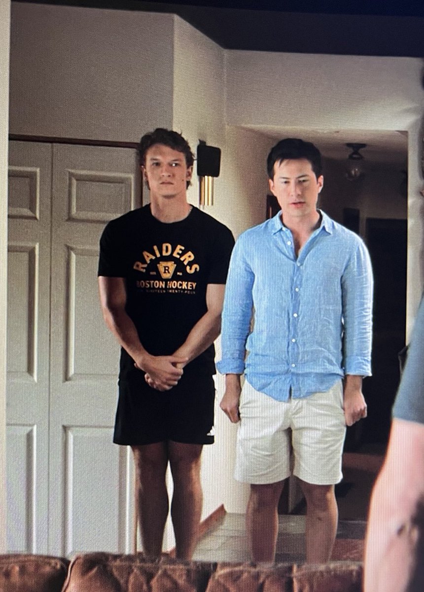 thatsoburcu's tweet image. they‘re about to show yuna the dance they practiced all day so they can have a sleepover