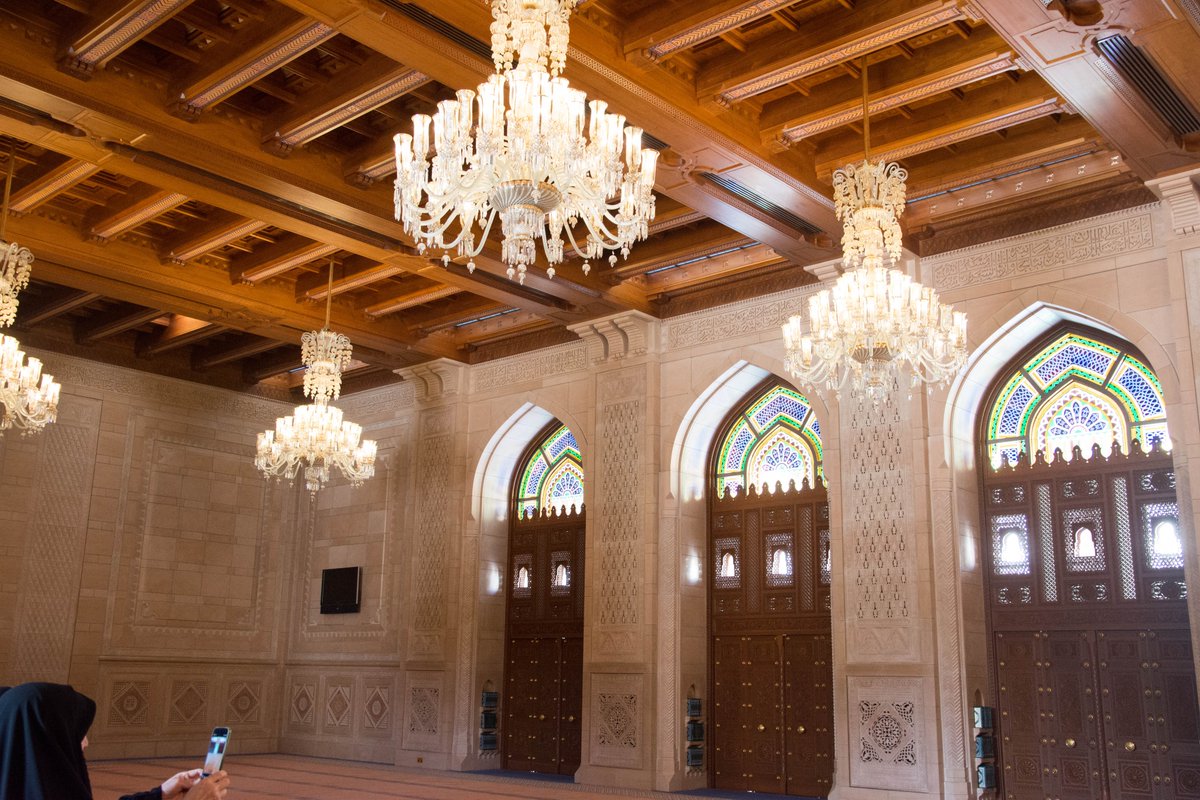 UTCMES's tweet image. 2025年は、オマーン・スルタン国政府への東京大学稷門賞の授与、総長によるオマーン・スルタン国出張など、UTCMESに関わりの深い出来事がたくさんありました🌹

2026年も、UTCMESは研究・教育活動に取り組んでいきます🏢🚗